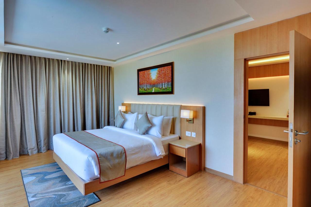 Clarion Hotel Bangalore Yesvantpur Buitenkant foto