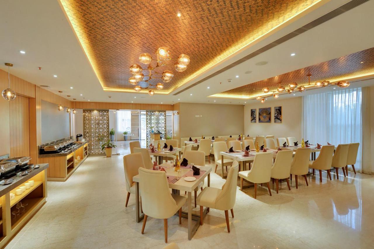 Clarion Hotel Bangalore Yesvantpur Buitenkant foto