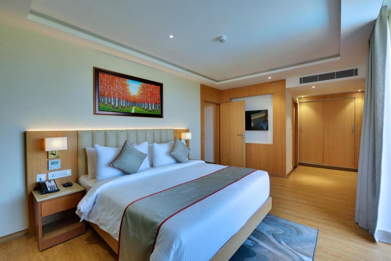 Clarion Hotel Bangalore Yesvantpur Buitenkant foto
