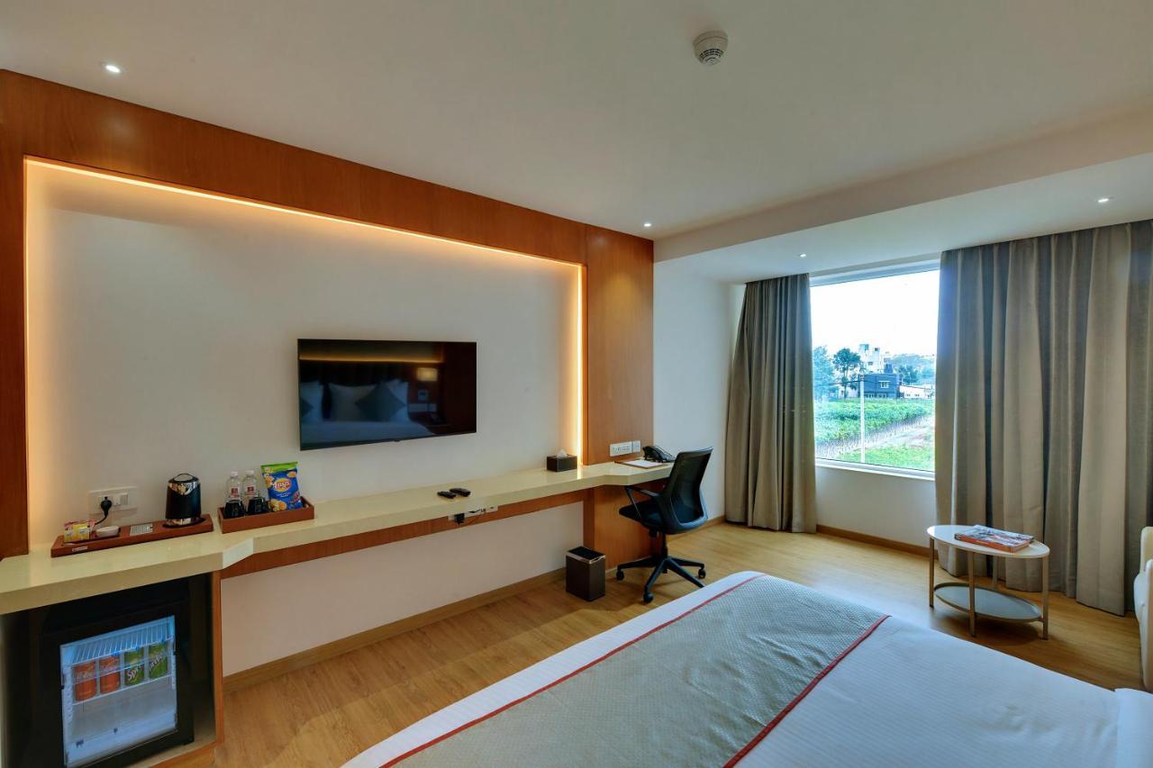 Clarion Hotel Bangalore Yesvantpur Buitenkant foto