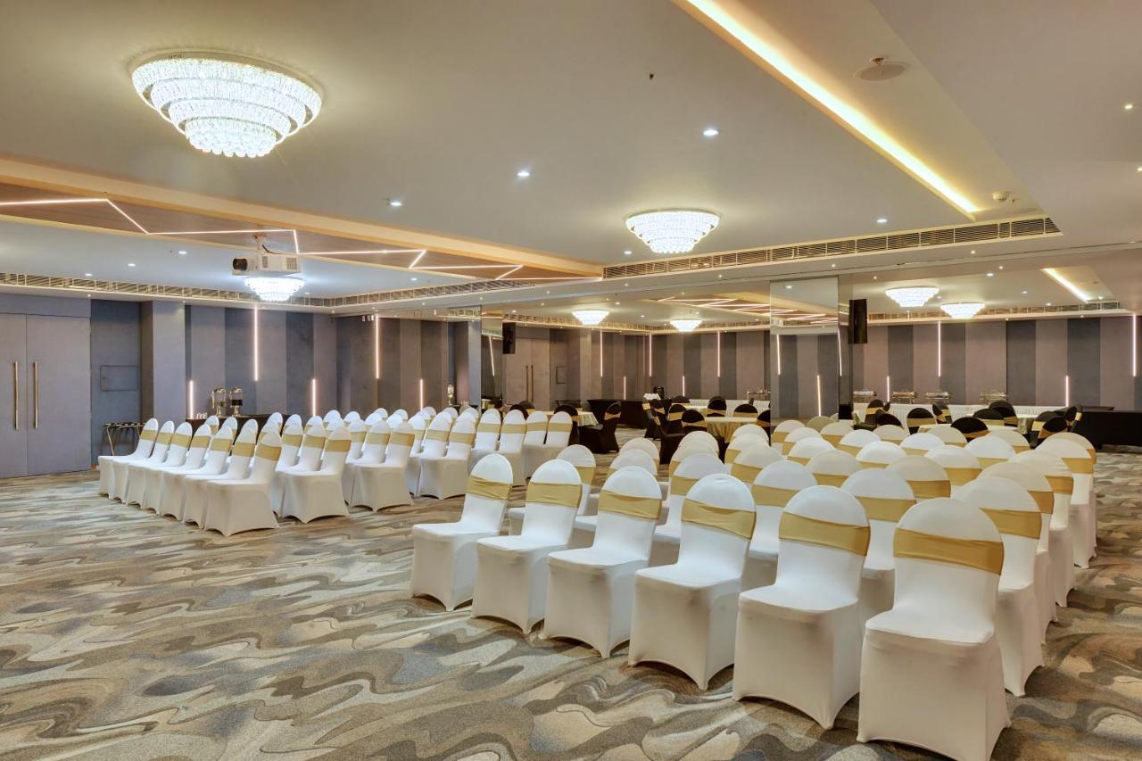 Clarion Hotel Bangalore Yesvantpur Buitenkant foto