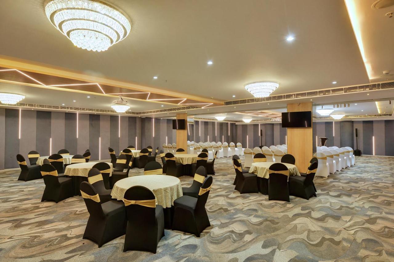 Clarion Hotel Bangalore Yesvantpur Buitenkant foto