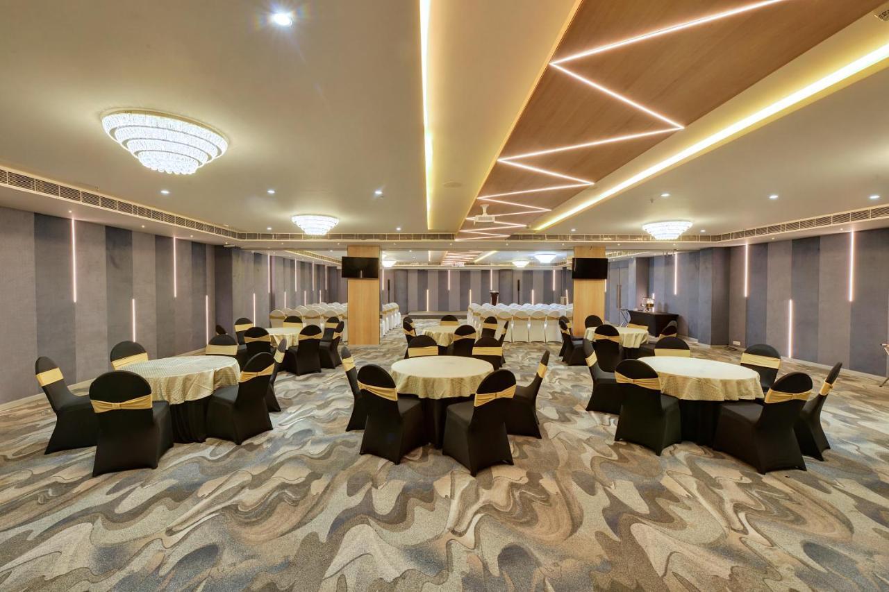 Clarion Hotel Bangalore Yesvantpur Buitenkant foto