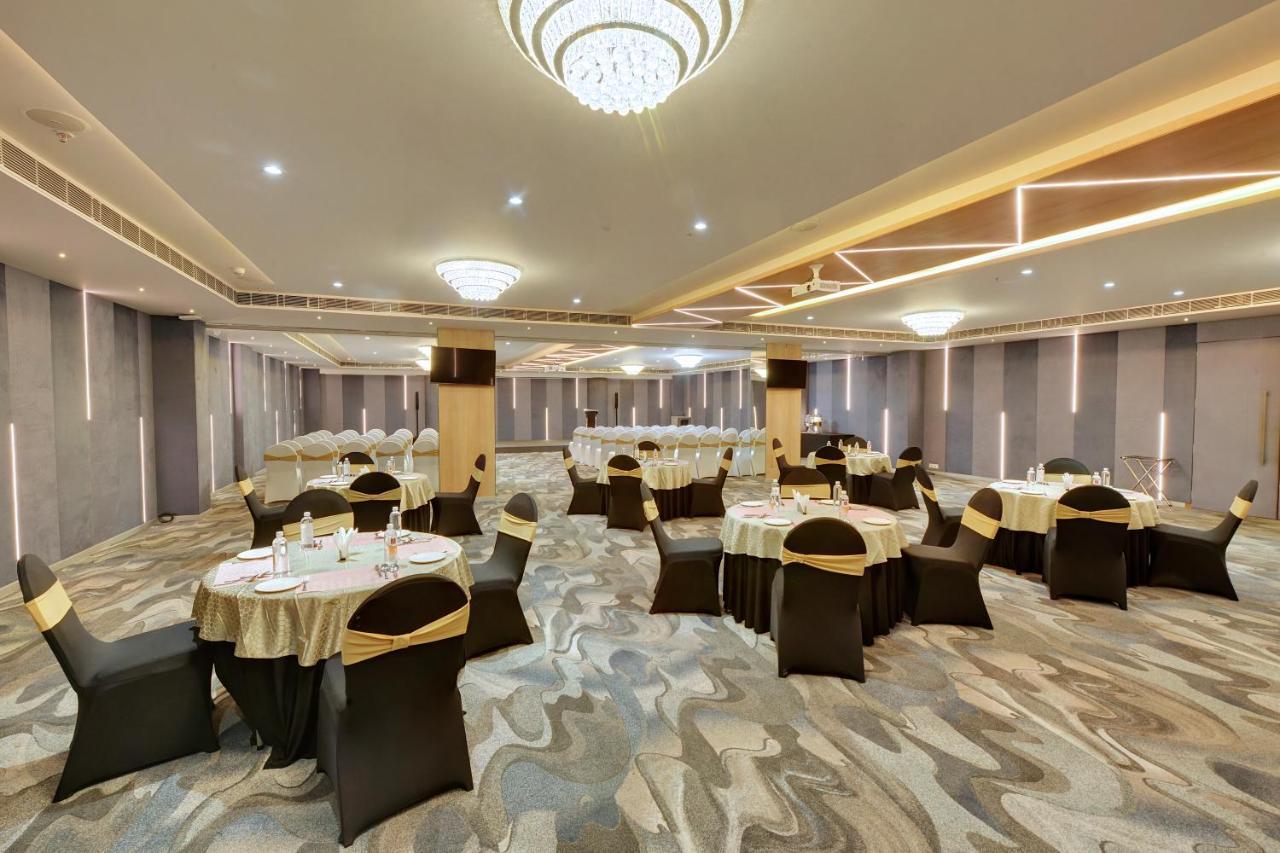 Clarion Hotel Bangalore Yesvantpur Buitenkant foto