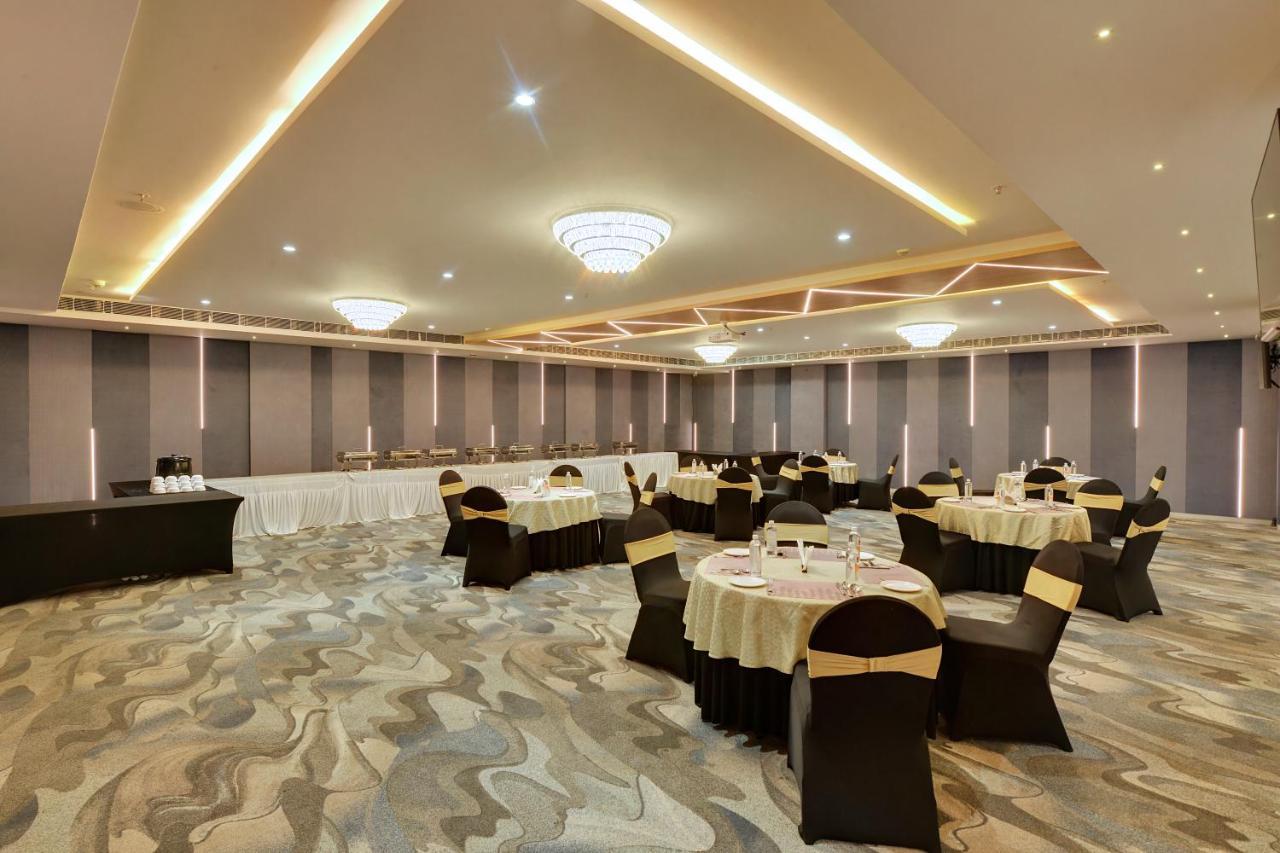 Clarion Hotel Bangalore Yesvantpur Buitenkant foto