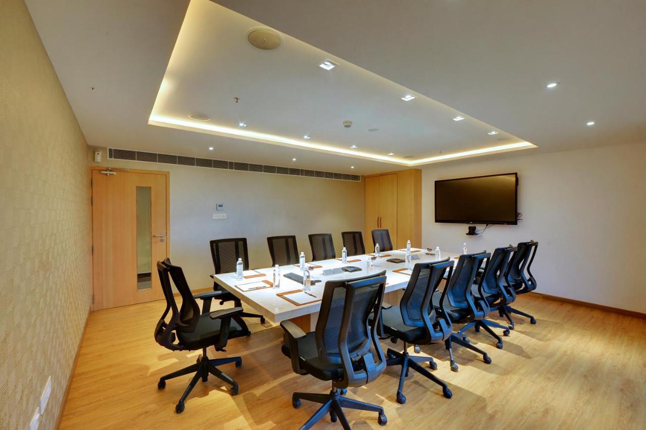 Clarion Hotel Bangalore Yesvantpur Buitenkant foto