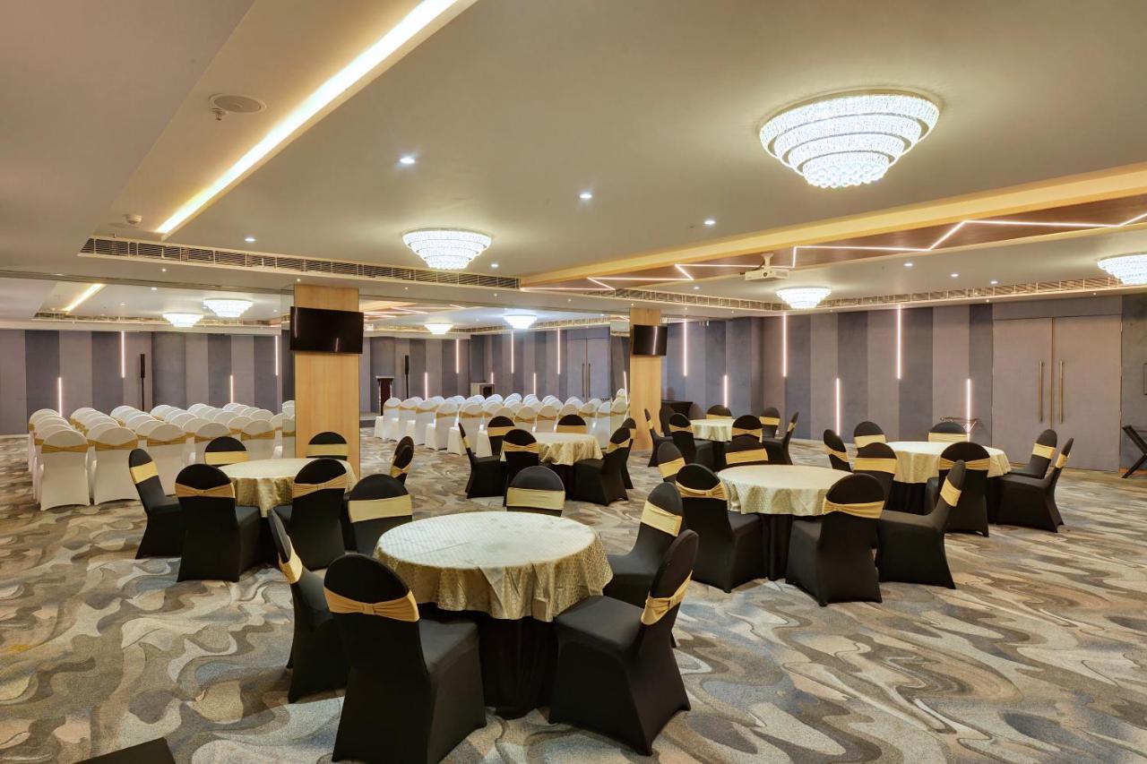 Clarion Hotel Bangalore Yesvantpur Buitenkant foto