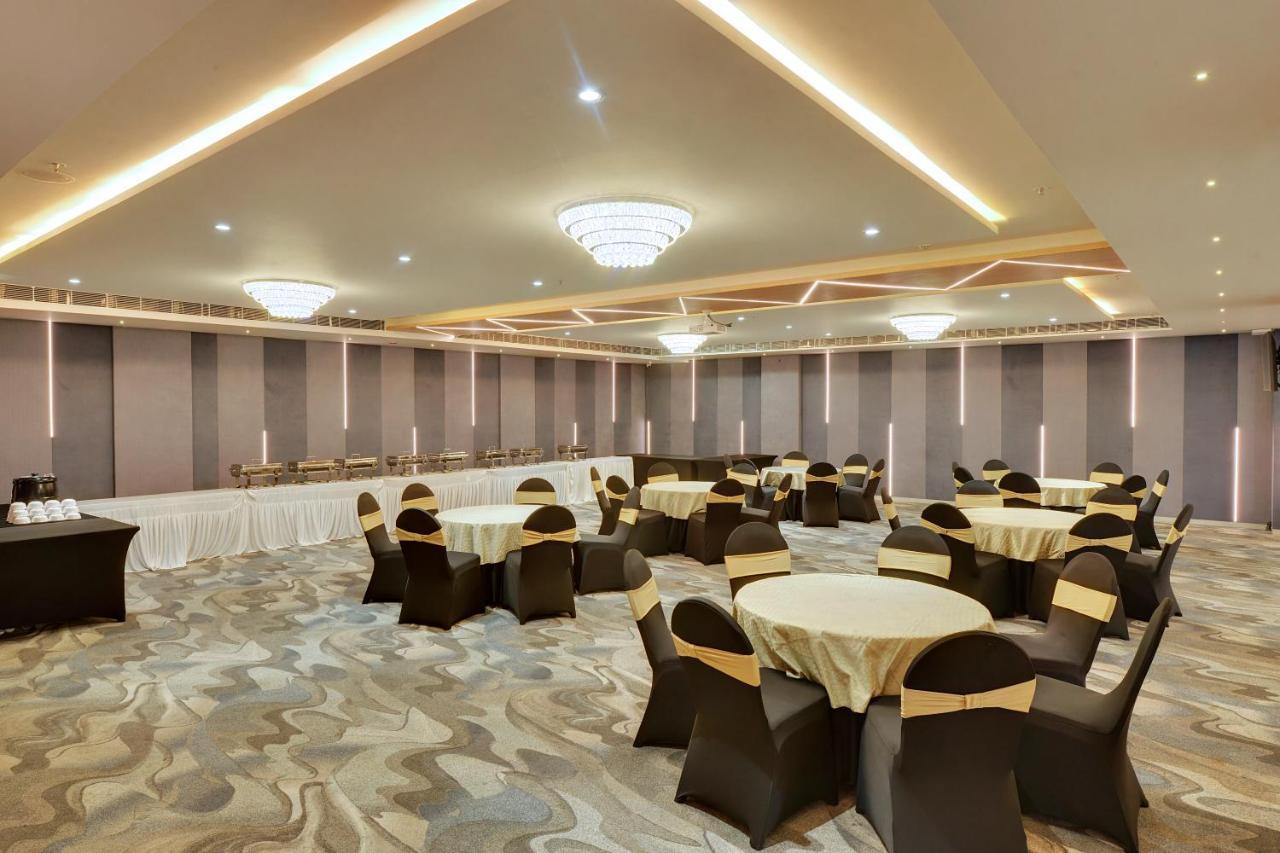 Clarion Hotel Bangalore Yesvantpur Buitenkant foto