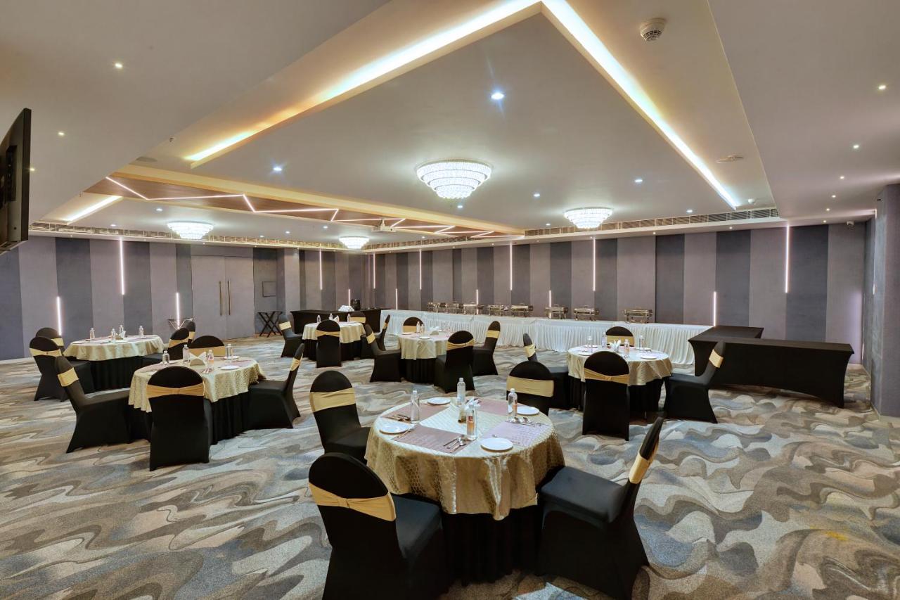 Clarion Hotel Bangalore Yesvantpur Buitenkant foto