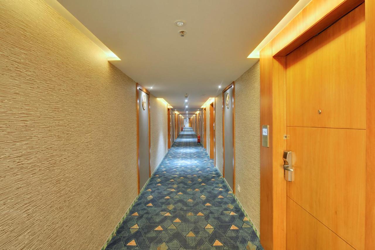 Clarion Hotel Bangalore Yesvantpur Buitenkant foto