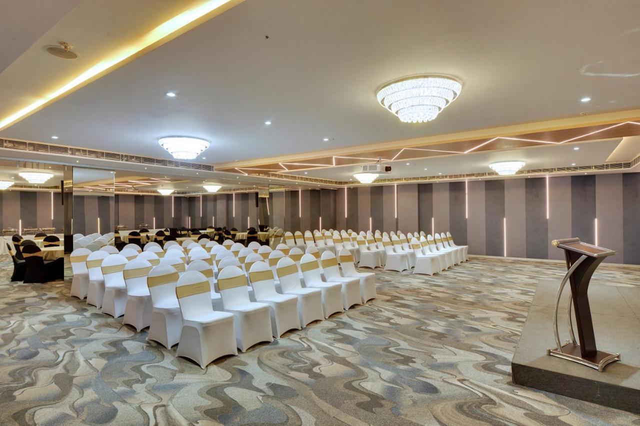 Clarion Hotel Bangalore Yesvantpur Buitenkant foto