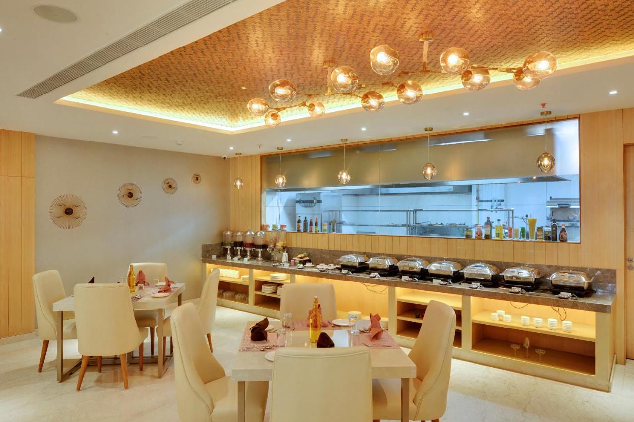 Clarion Hotel Bangalore Yesvantpur Buitenkant foto