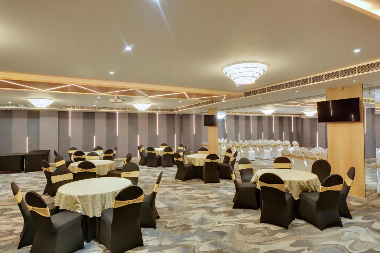 Clarion Hotel Bangalore Yesvantpur Buitenkant foto