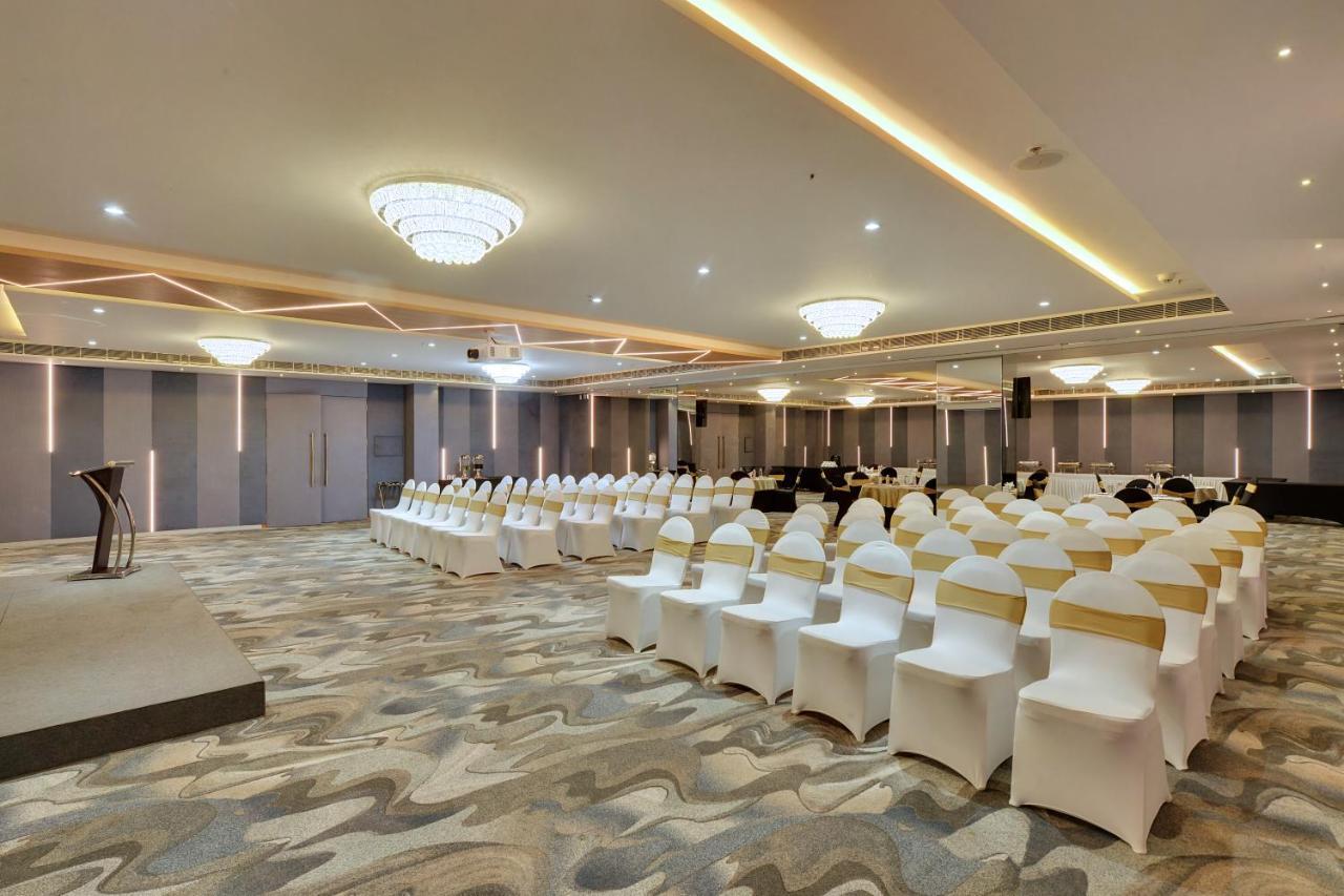 Clarion Hotel Bangalore Yesvantpur Buitenkant foto