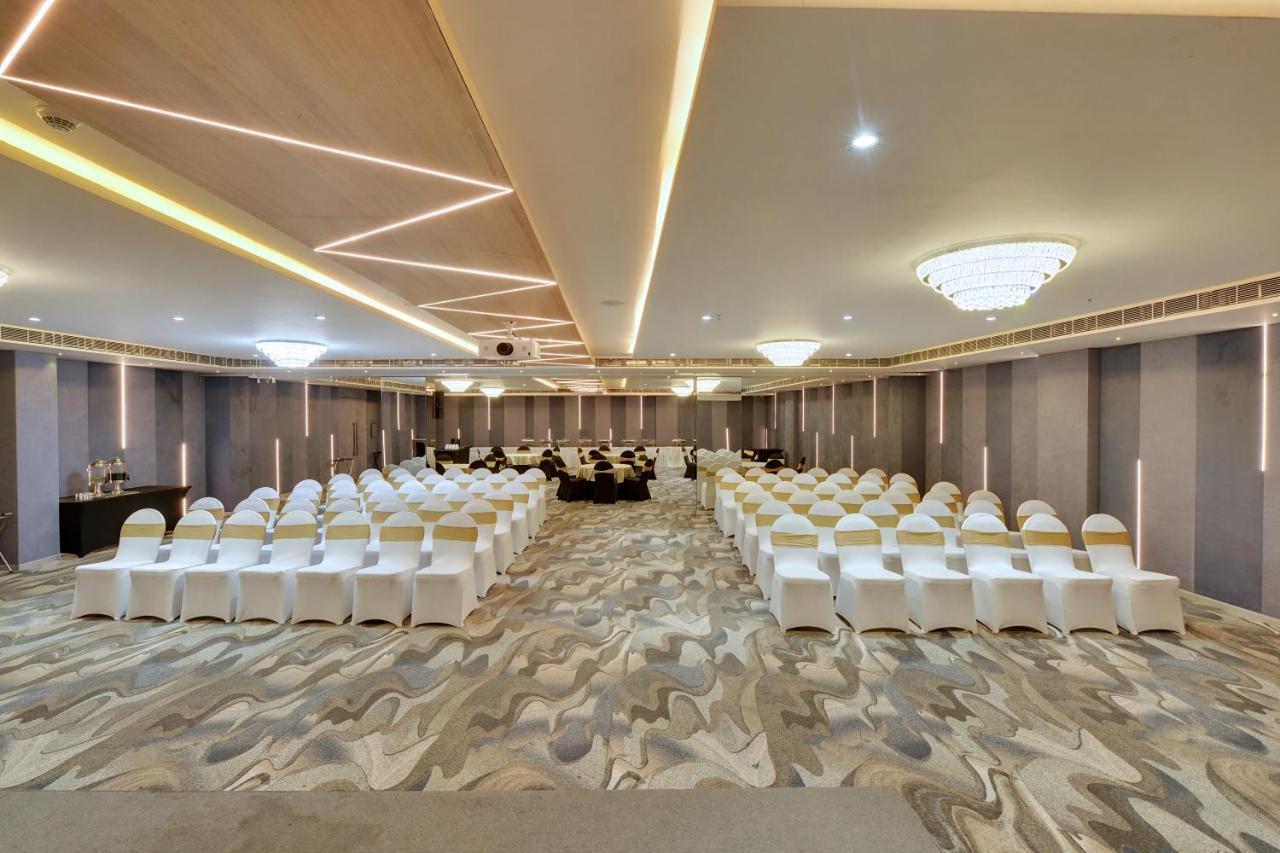 Clarion Hotel Bangalore Yesvantpur Buitenkant foto